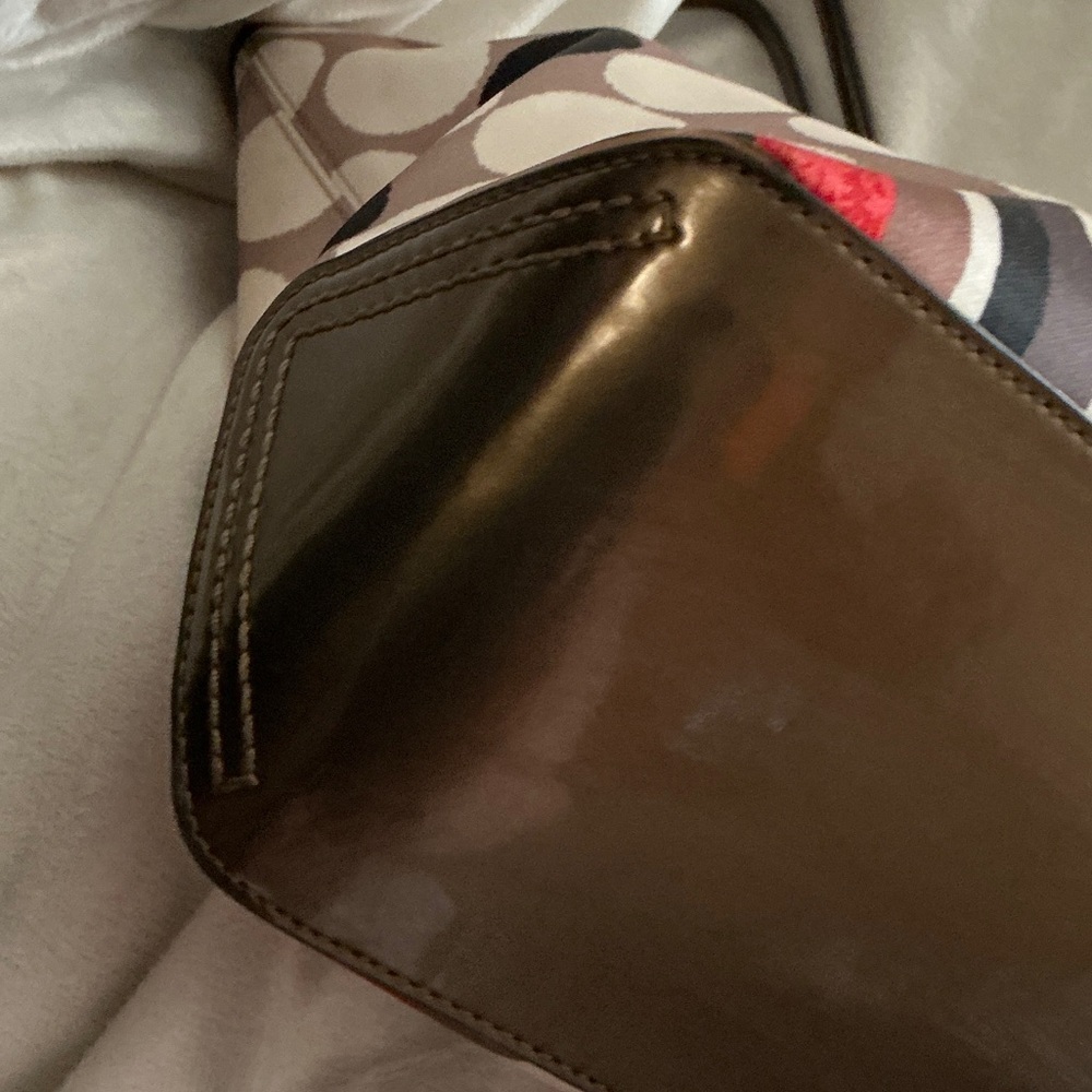 Coach Poppy Watercolor Polka Dot Print Accented By a Striped Border 😍 - Picture 5 of 9